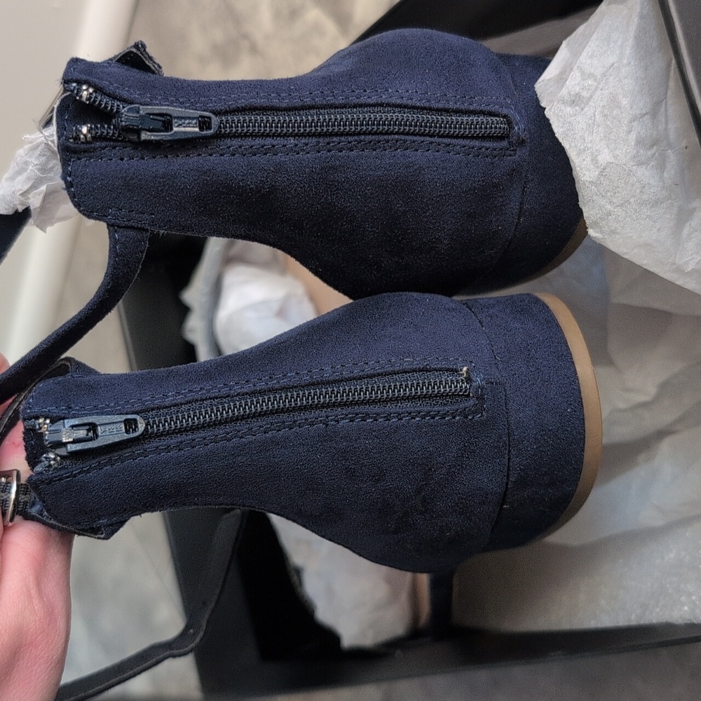 Nina Navy Dress Shoe - Picture 12 of 12